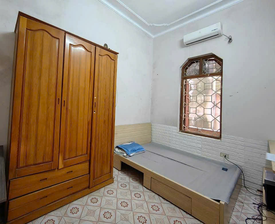 Cho thuê nhà ngõ Mai Hương 51m2 x 3 tầng, 3 ngủ, 3 WC KD online, ở gđ, nhóm ít ng, 10 Triệu - Ảnh chính